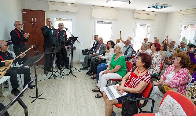 Çınarlar saz çaldı, Başkan Işık türkü söyledi