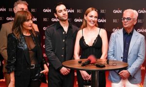 gainin-heyecanla-beklenen-yeni-dizisi-ruya-gorkemli-gala-2sQvdA64.jpg