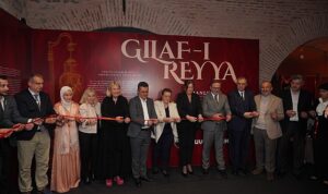 gilaf-i-reyya-osmanlidan-gunumuze-koku-siseleri-sergisi-acildi-7CE542V2.jpg