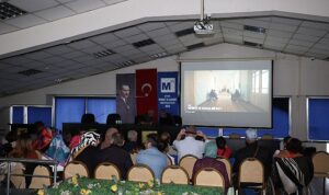 konya-buyuksehirden-gorme-engelliler-icin-sesli-betimlemeli-film-etkinligi-B4BaupVz.jpg