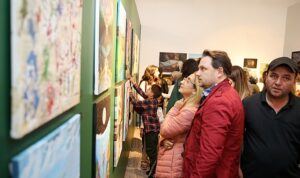 kucukcekmecede-sanat-egitimi-veren-gorsel-sanatlar-ogretmeni-fadime-yucel-ve-ogrencilerinin-izler-sergisine-ev-IWXQ83TA.jpg