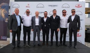 man-turkiyenin-lider-firmalari-volkan-groupa-40-kanarlar-groupa-da-25-adet-arac-teslimati-H3bKKlMC.jpg