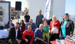 mudanya-belediyesi-engelliler-haftasi-nedeniyle-engellilerin-rahat-iletisim-kurmasini-saglayan-uygulamalarin-yer-aldigi-farkindalik-iUUU5QZW.jpg