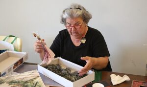prof-dr-ismail-aka-kutuphanesi-ve-sosyal-etkinlik-merkezinde-kursiyerlerin-katilimiyla-duzenlenen-birbirinden-egitici-p2YA4uii.jpg