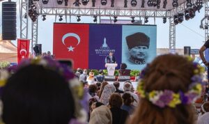 urlada-uluslararasi-enginar-festivali-basladi-6qF21B8b.jpg