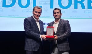 zeytinburnu-belediyesi-bilgi-evleri-18-geleneksel-kitap-okuma-yarismasi-odul-toreni-yapildi-HlcsYOIX.jpg