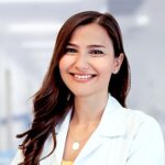 sicak-havalarda-su-kaybini-onlemek-icin-oneriler-bayram-ikramlarinizin-yanina-bir-bardak-su-ekleyin.jpg