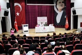 bornova-belediyesinden-meme-kanseri-farkindalik-semineri.jpg