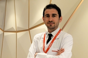 gozde-isik-parlamalari-retina-yirtigi-habercisi-olabilir.jpg