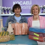 kouden-kitap-fuarina-ozel-dip-camurundan-seramik-kitap.jpg