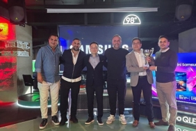yesil-sahadan-dijital-sahaya-umit-karan-ve-semih-senturk-samsung-tvde-kozlarini-paylasti.jpg