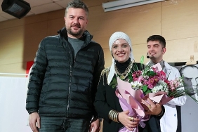 bucada-sahnelenen-taksiratli-sekibe-oyunu-izleyenlerden-tam-not-aldi.jpg