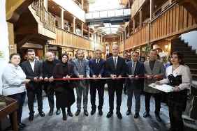 vuslat-sergisi-kent-muzesinde-gorucuye-cikti.jpg