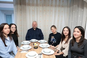 baskan-pehlivan-ogrencilerin-iftar-sofrasina-konuk-oldu.jpg
