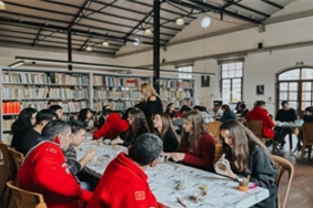 birbirine-ihtiyac-duyan-kalplerin-oykusu-ardic-projesi.jpg
