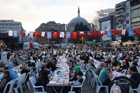 buyuksehirin-iftar-sofrasi-her-gun-3-bin-kisiyi-agirliyor.jpg