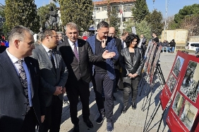 deprem-haftasinda-golcukte-anlamli-sergi.jpg