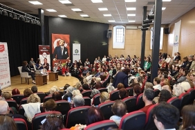 dr-gulseren-bugdaycioglunun-soylesisi-bakirkoyde-yogun-ilgi-gordu.jpg