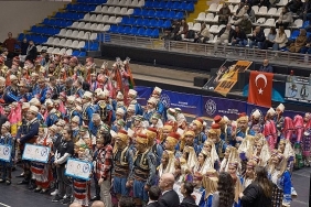 edremit-belediyesi-halk-oyunlari-ekibi-il-birincisi-oldu.jpg