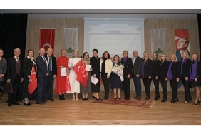 kahraman-hekimlerin-hayatini-meslektaslari-teatral-oyunla-anlatti.jpg