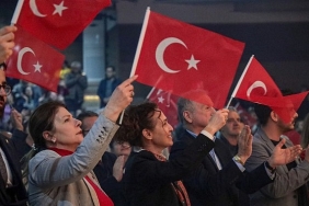 karsiyaka-belediyesinden-18-martta-anlamli-gosteri-bir-ulus-doguyor.jpg