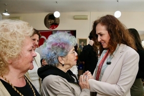 karsiyakada-yaslilara-saygi-haftasinda-nesiller-bulustu.jpg