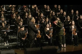 oratoryoda-acilan-turk-bayragi-sehit-ailesine-teslim-edildi.jpg