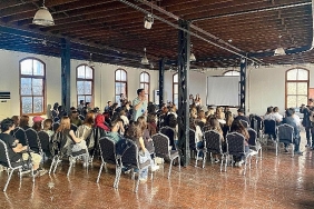 universiteli-gencler-film-analizi-icin-bulustu.jpg