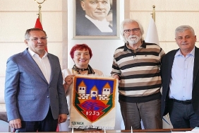 ayvalik-belediyesine-sjenica-belediye-baskani-munib-mujagicten-kardes-sehir-daveti.jpg