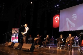 baris-manconun-sarkilari-kocaelide-yankilandi.jpg