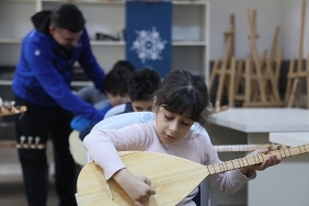 baskan-cercioglunun-etkinlikleri-ile-aydinli-cocuklari-turk-halk-muziginin-essiz-notalarini-ogreniyor.jpg