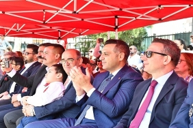 baskan-yildiz-23-nisan-coskusunu-miniklerle-paylasti.jpg