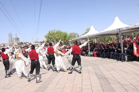 cankayada-23-nisan-coskusu-ataparkta-basladi.jpg