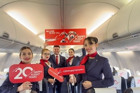 corendon-airlines-20-yasini-yolculariyla-gokyuzunde-kutluyor.jpg
