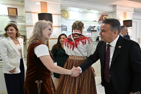 dunya-cocuklari-baskan-muhittin-boceki-ziyaret-etti.jpg