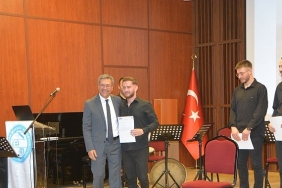 eu-konservatuarinda-uzun-yollar-buyuk-ezgiler-konseri.jpg