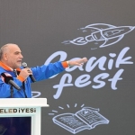 karadeniz-bolgesinin-ilk-ve-tek-buyuk-olcekli-bilim-senligi-canikfest-gerceklestirilen-gorkemli-acilis-toreniyle-kapilarini-ziyaretcilerine-acti.jpg