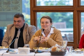 konakta-romanlar-gunune-ozel-bulusma.jpg