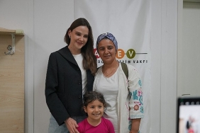 alina-boz-adiyamanli-depremzede-cocuklarla-bulustu.jpg