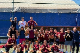 bakirkoylu-sporcular-genclik-senligi-turnuvasina-katildi.jpg