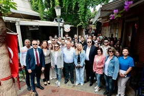 baskan-mutlu-kosovali-ogrencilerle-bir-araya-geldi.jpg