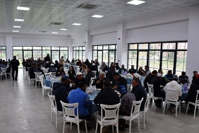 baskan-tasyasan-emekcilerle-kahvaltida-bulustu.jpg