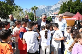 baskan-topaloglu-kermese-katildi.jpg