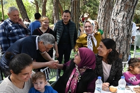 baskan-topaloglundan-belediye-personeline-yemek.jpg