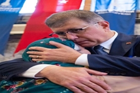 baskan-tugay-sehit-anneleri-ile-bir-araya-geldi.jpg