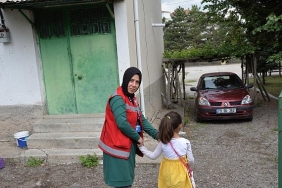cocuklarin-bayramliklari-belediyeden.jpg