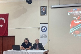 ege-universitesi-2-uluslararasi-turan-film-festivalinde-sahne-genc-yonetmenlerin.jpg
