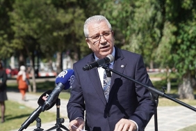 ege-universitesinde-70-yil-aniti-torenle-acildi.jpg