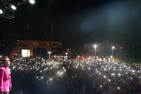 fener-alayi-ve-hande-unsal-konserine-yogun-ilgi.jpg