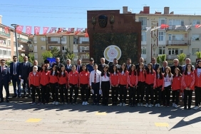 kahramankazanda-19-mayis-dolu-dolu-gecti.jpg